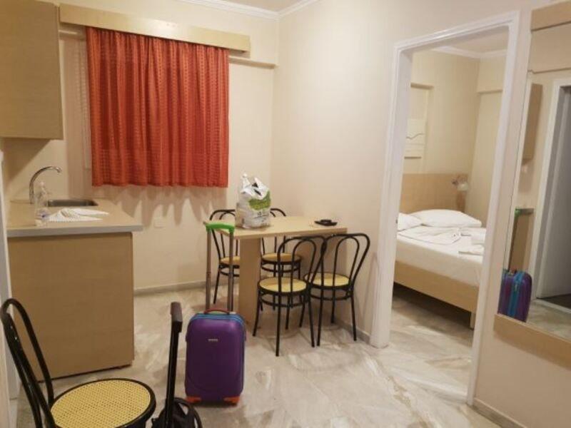 Happyland Hotel Apartments Нидри Экстерьер фото