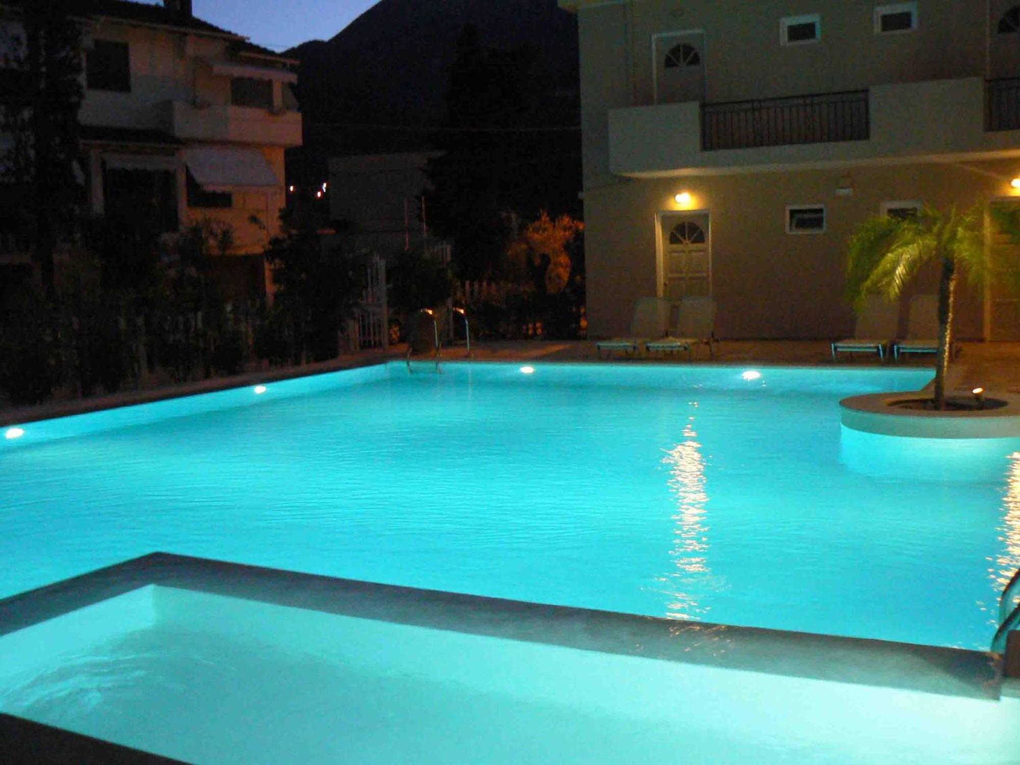 Happyland Hotel Apartments Нидри Экстерьер фото