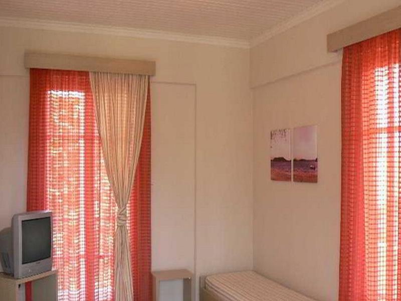 Happyland Hotel Apartments Нидри Экстерьер фото