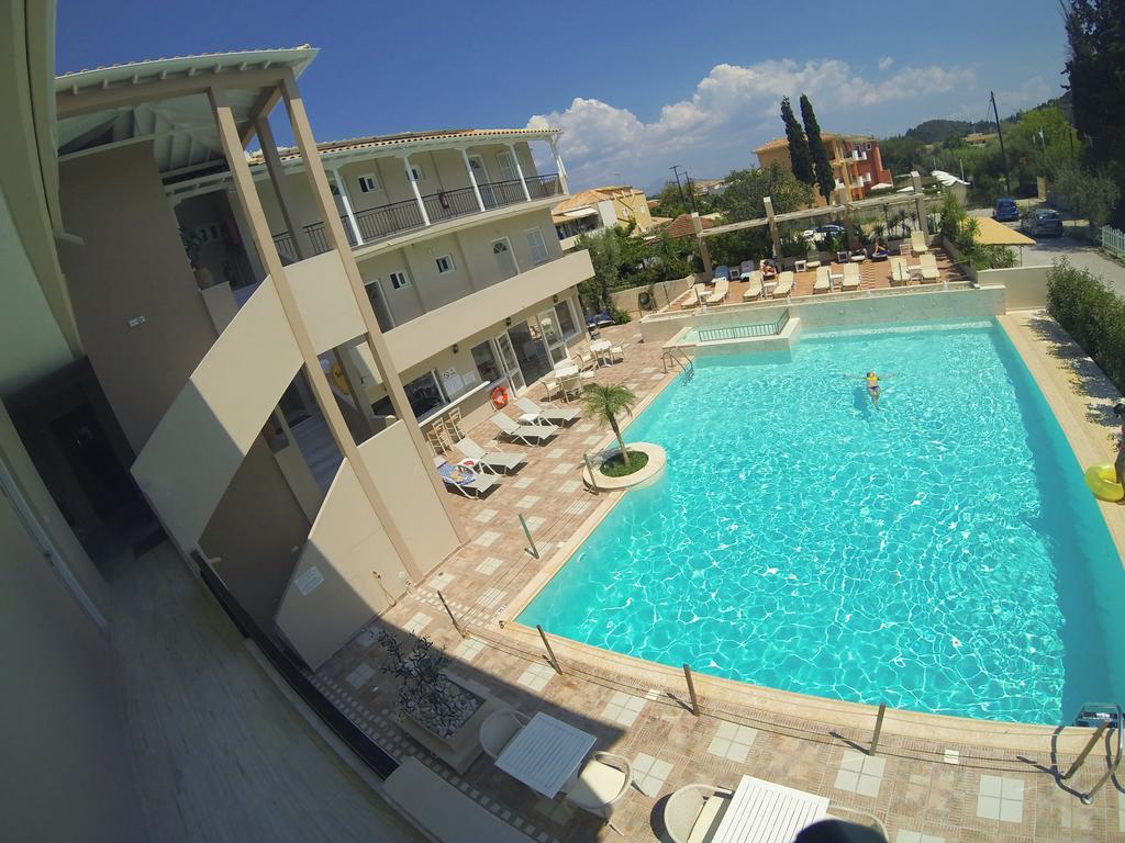 Happyland Hotel Apartments Нидри Экстерьер фото